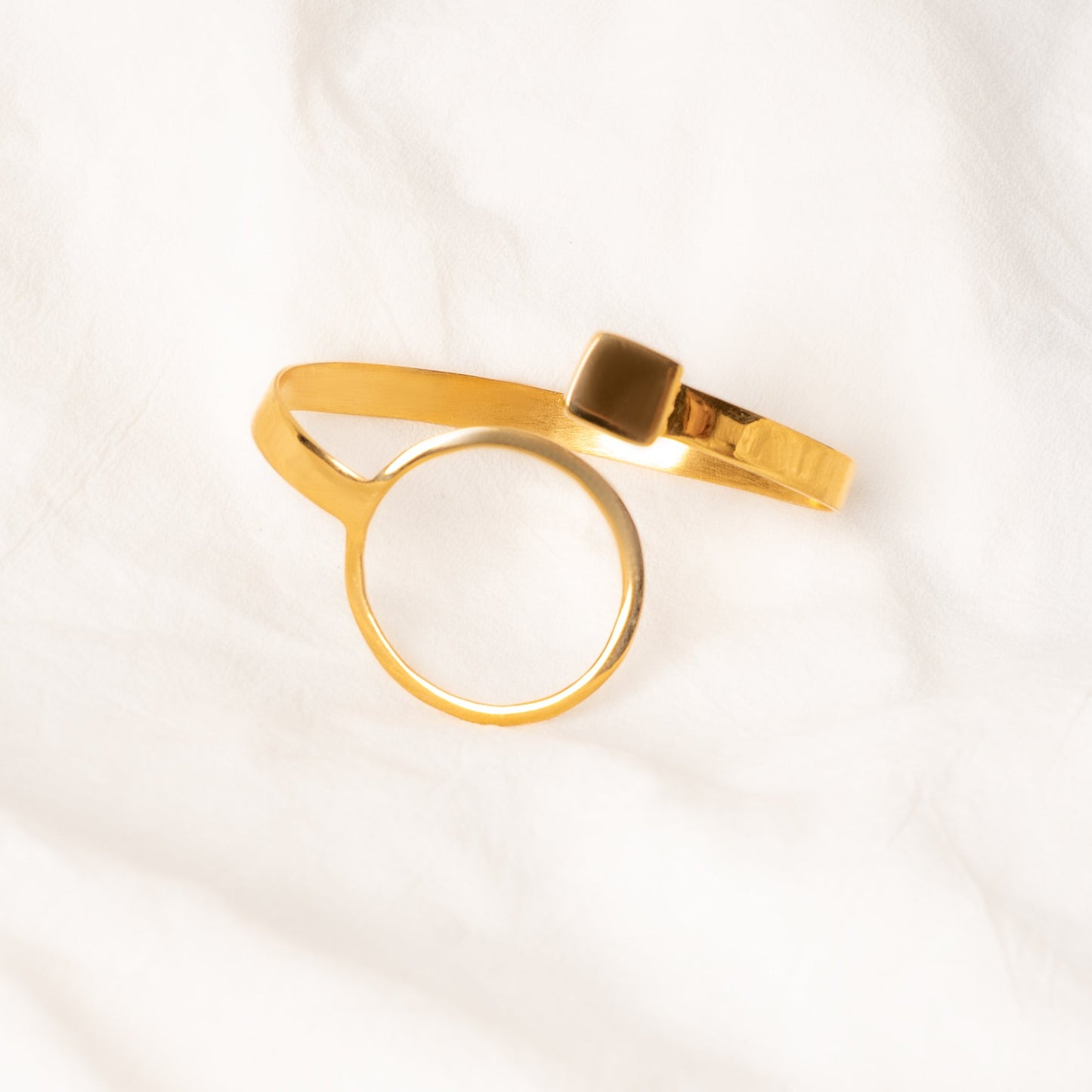 Gaze Catcher Bracelet